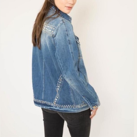 Frame Distressed Studded Oversized Denim Jacket. Size Medium - Picture 6 of 12